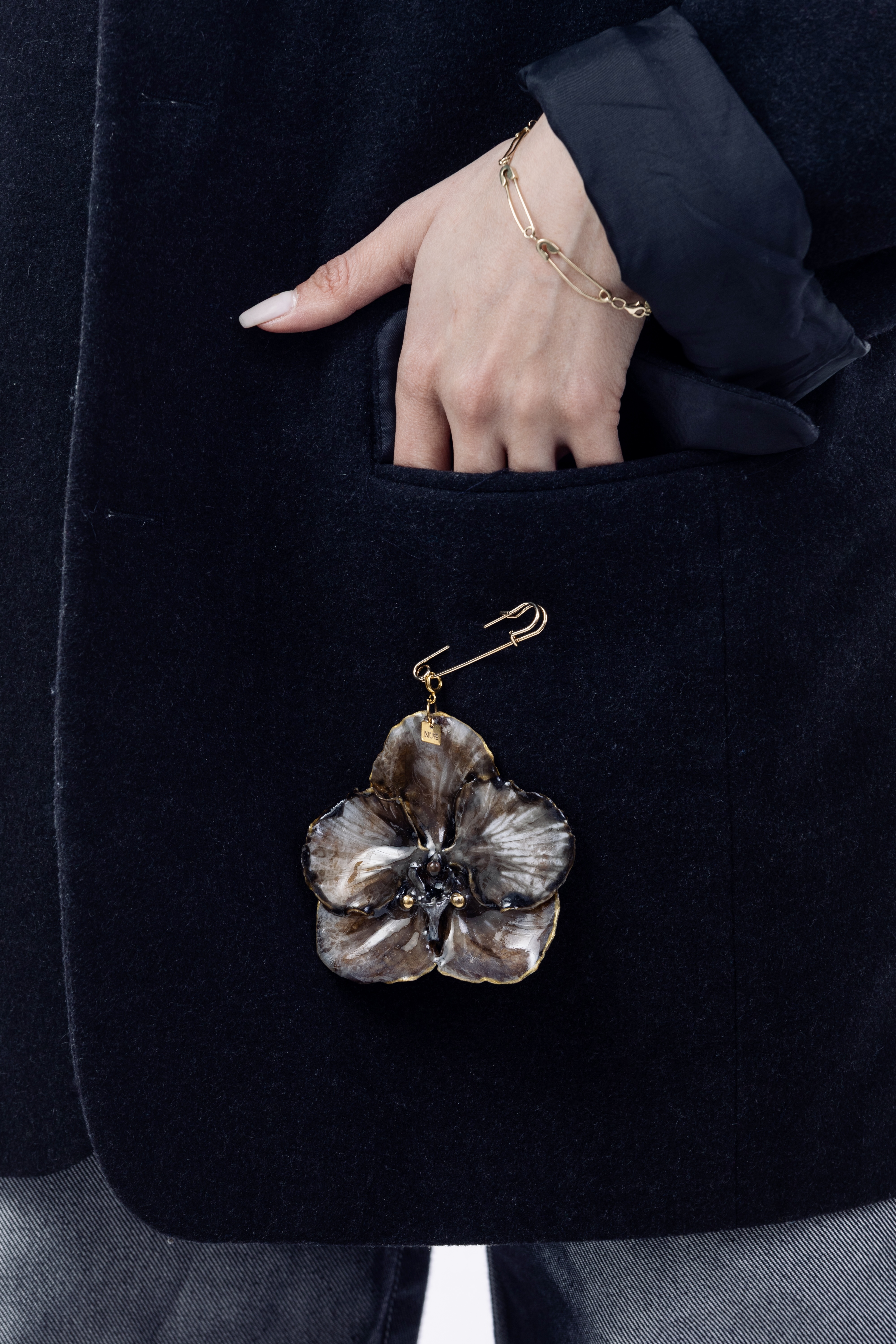 •Air Orchid Muse Brooch•